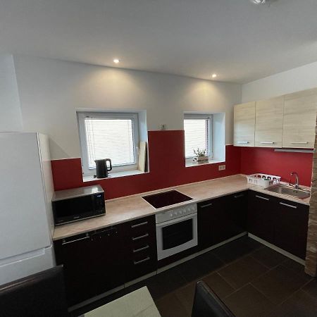 Malibu Apartman & Jacuzzi Μίσκολτς Εξωτερικό φωτογραφία