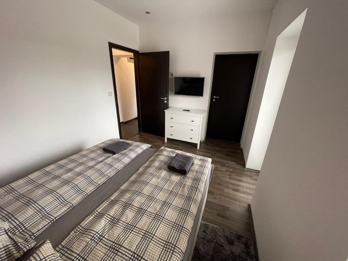 Malibu Apartman & Jacuzzi Μίσκολτς Εξωτερικό φωτογραφία