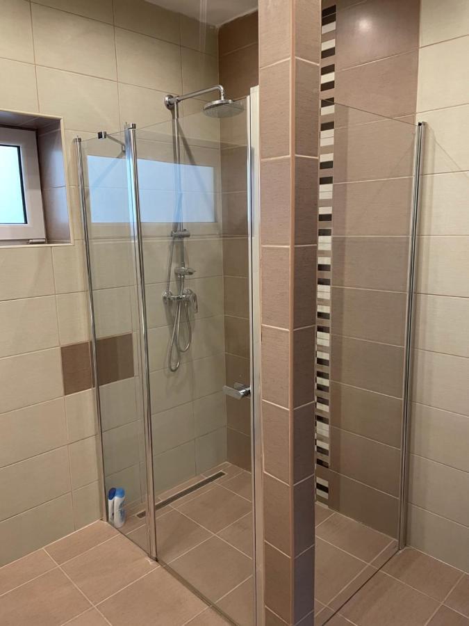 Malibu Apartman & Jacuzzi Μίσκολτς Εξωτερικό φωτογραφία