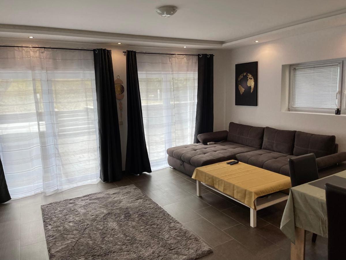 Malibu Apartman & Jacuzzi Μίσκολτς Εξωτερικό φωτογραφία