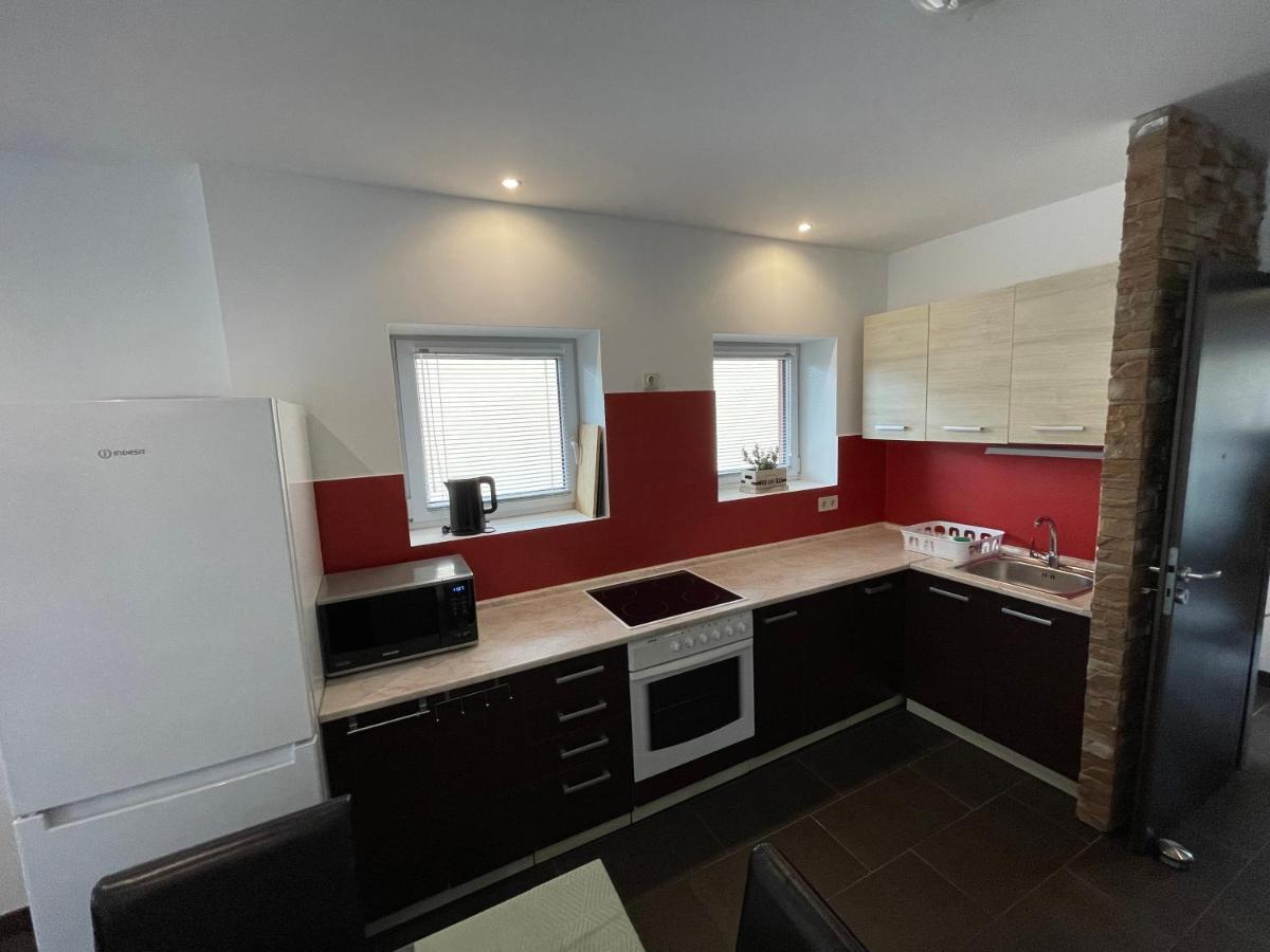Malibu Apartman & Jacuzzi Μίσκολτς Εξωτερικό φωτογραφία