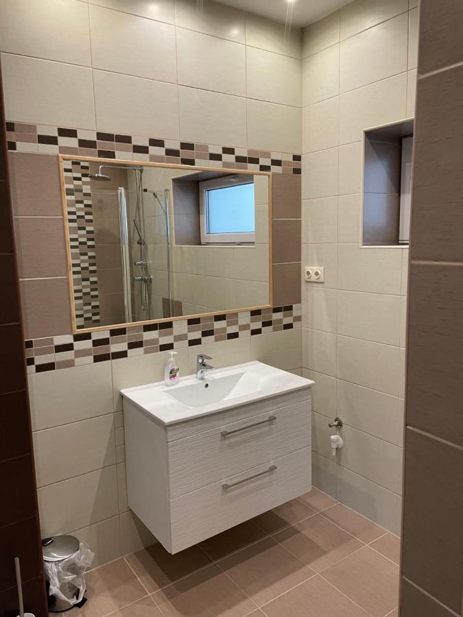 Malibu Apartman & Jacuzzi Μίσκολτς Εξωτερικό φωτογραφία